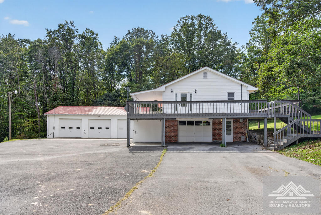 7040 New Hope Road Bluefield, WV 24701 - Photo 7 of 137 Gallery Image 7