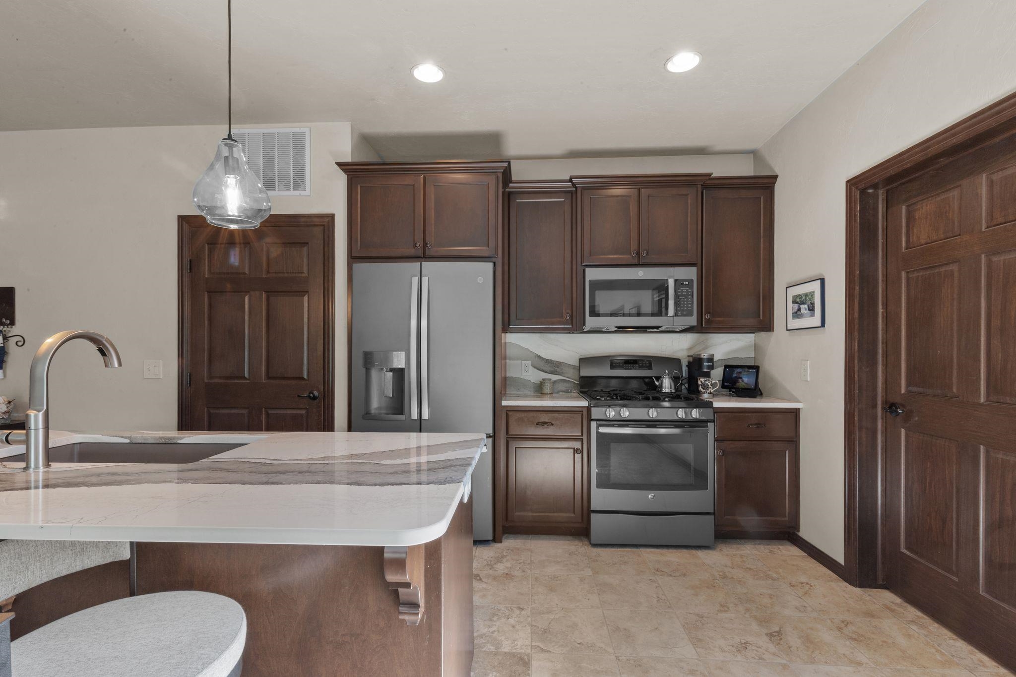 1074 Willis Way Appleton, WI 54913 - Photo 10 of 37