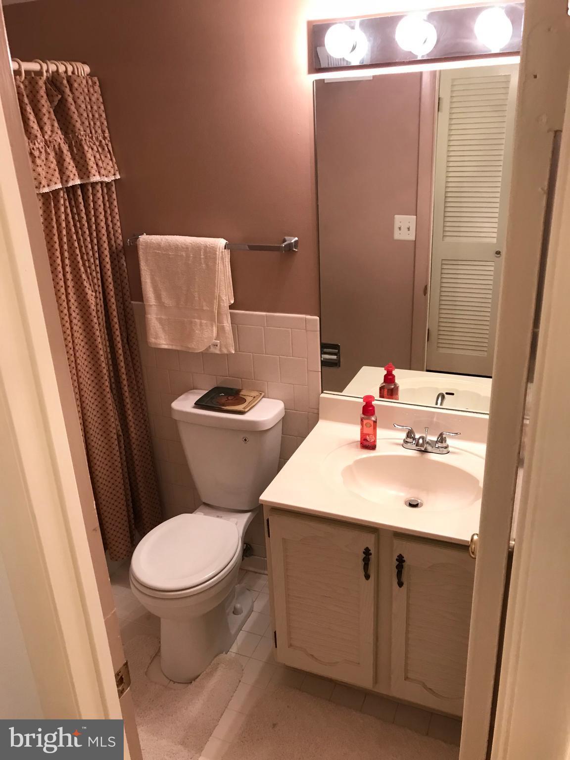 200 Cross Keys Road, Unit R23 Baltimore, MD 21210 - Photo 14 of 23 Bath