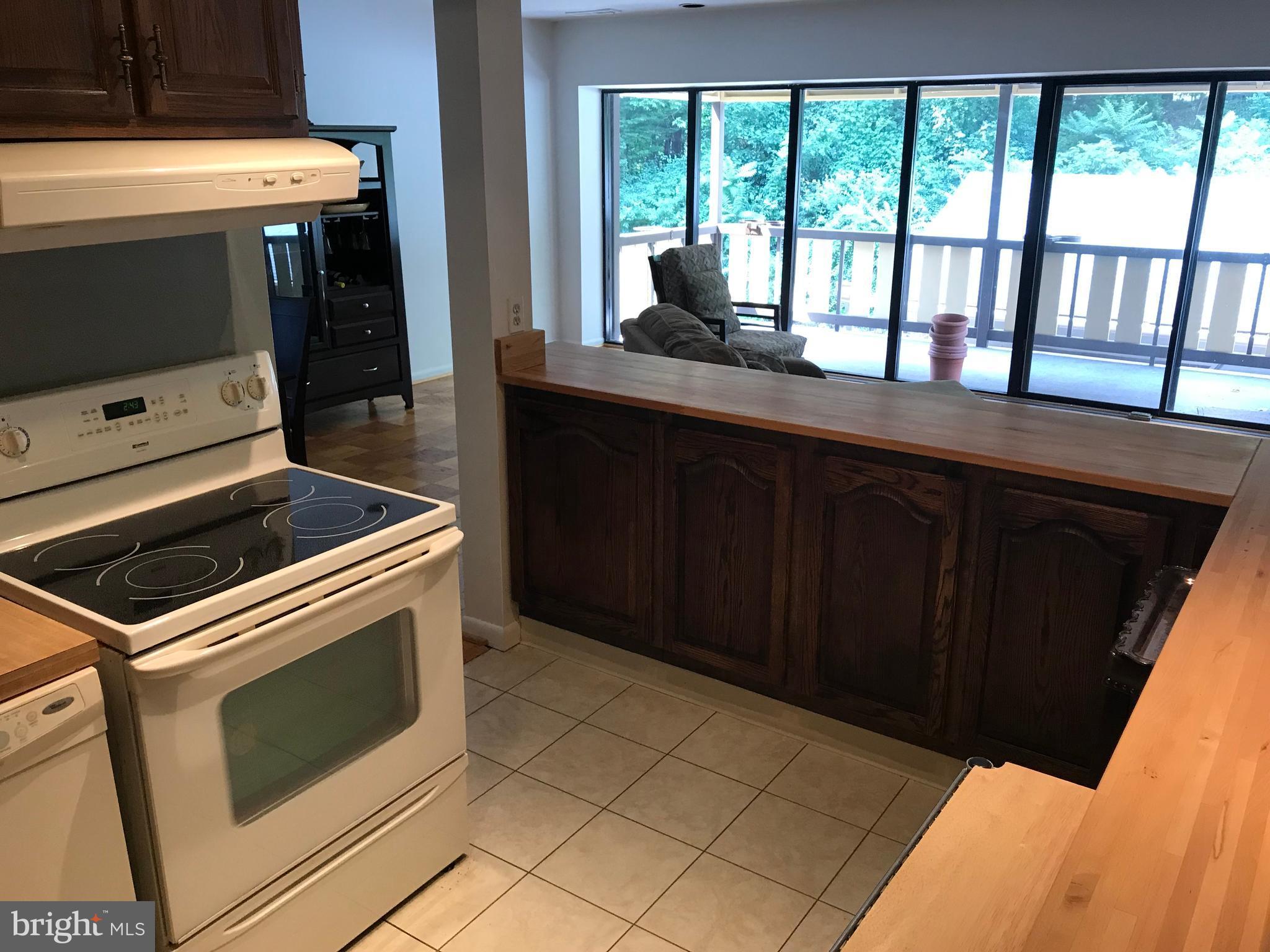 200 Cross Keys Road, Unit R23 Baltimore, MD 21210 - Photo 3 of 23 Kitchen