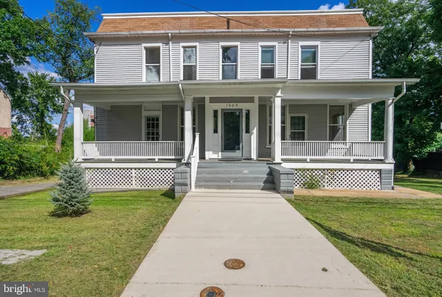 $2,700 | 7405 Columbia Avenue, Unit 1, College Park, MD 20740