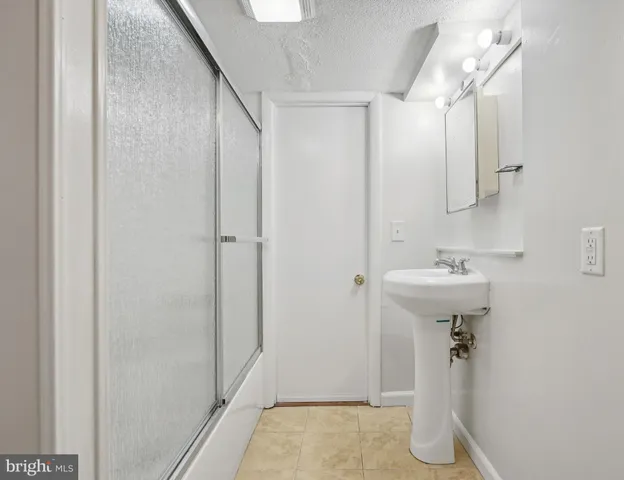 $2,700 | 7405 Columbia Avenue, Unit 1, College Park, MD 20740