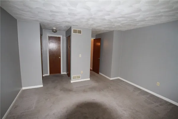 $199,900 | 8 Foxtail Lane, Chili, NY 14514