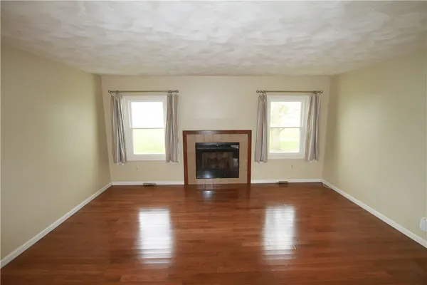 $199,900 | 8 Foxtail Lane, Chili, NY 14514