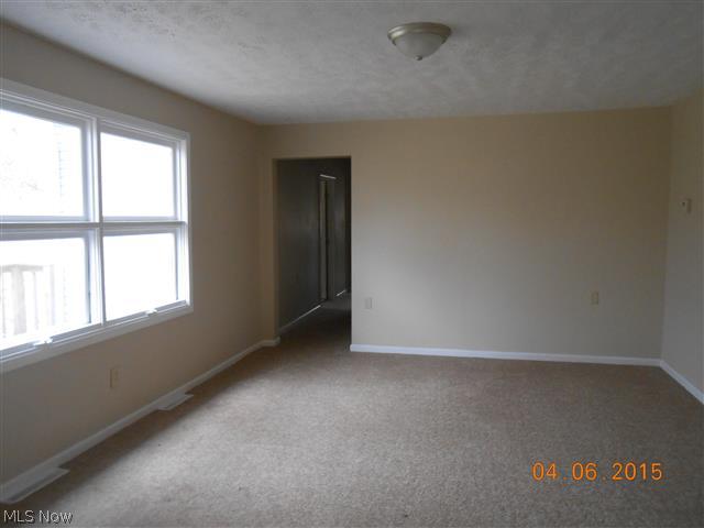 5239 Waterloo Road Atwater, OH 44201 - Photo 3 of 9