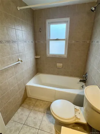 $2,700 | 10 3rd Avenue, East Rockaway, NY 11518