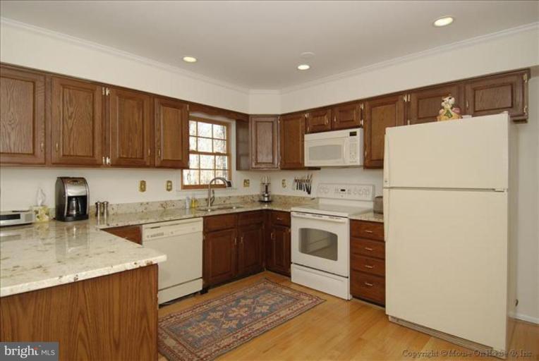 2024 Adams Hill Road Vienna, VA 22182 - Photo 7 of 30 Kitchen #2