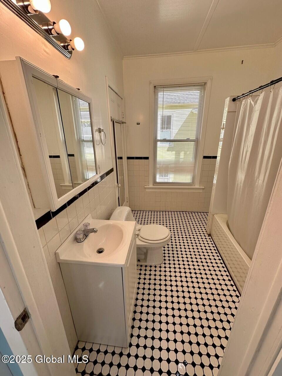 902 3rd Avenue, Unit 2 Troy, NY 12182 - Photo 11 of 12 thumbnail_IMG_0649