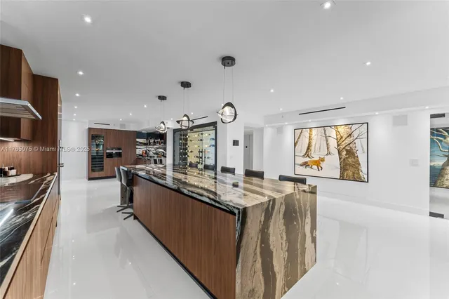 $34,000 | 5801 Collins Avenue, Unit 600, Miami Beach, FL 33140