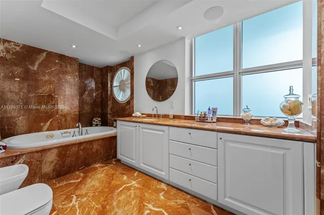 $34,000 | 5801 Collins Avenue, Unit 600, Miami Beach, FL 33140