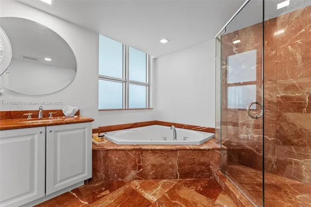 $34,000 | 5801 Collins Avenue, Unit 600, Miami Beach, FL 33140