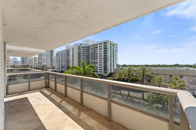 $34,000 | 5801 Collins Avenue, Unit 600, Miami Beach, FL 33140