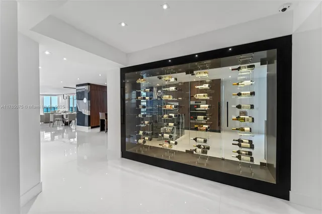 $34,000 | 5801 Collins Avenue, Unit 600, Miami Beach, FL 33140