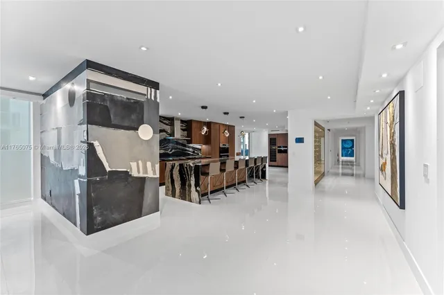 $34,000 | 5801 Collins Avenue, Unit 600, Miami Beach, FL 33140