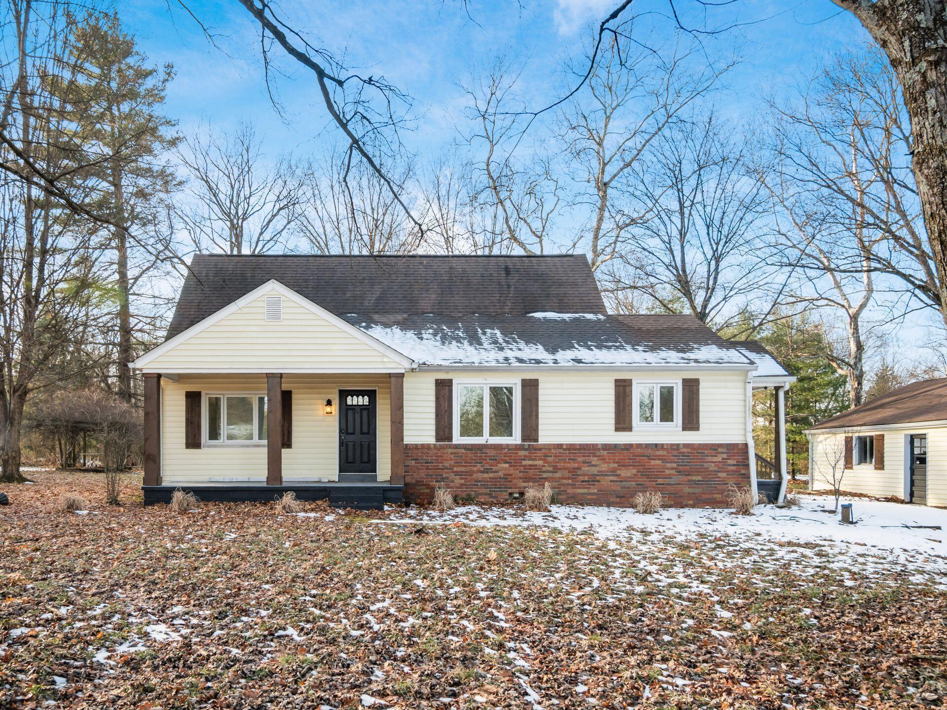 3811 Mann Road Columbus, OH 43230 - Photo 2 of 35 Welcome Home