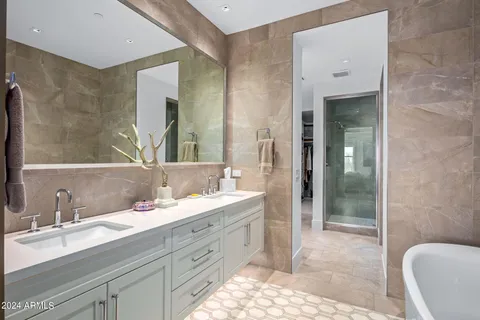 $2,395,000 | 37200 North Cave Creek Road, Unit 2124, Scottsdale, AZ 85262