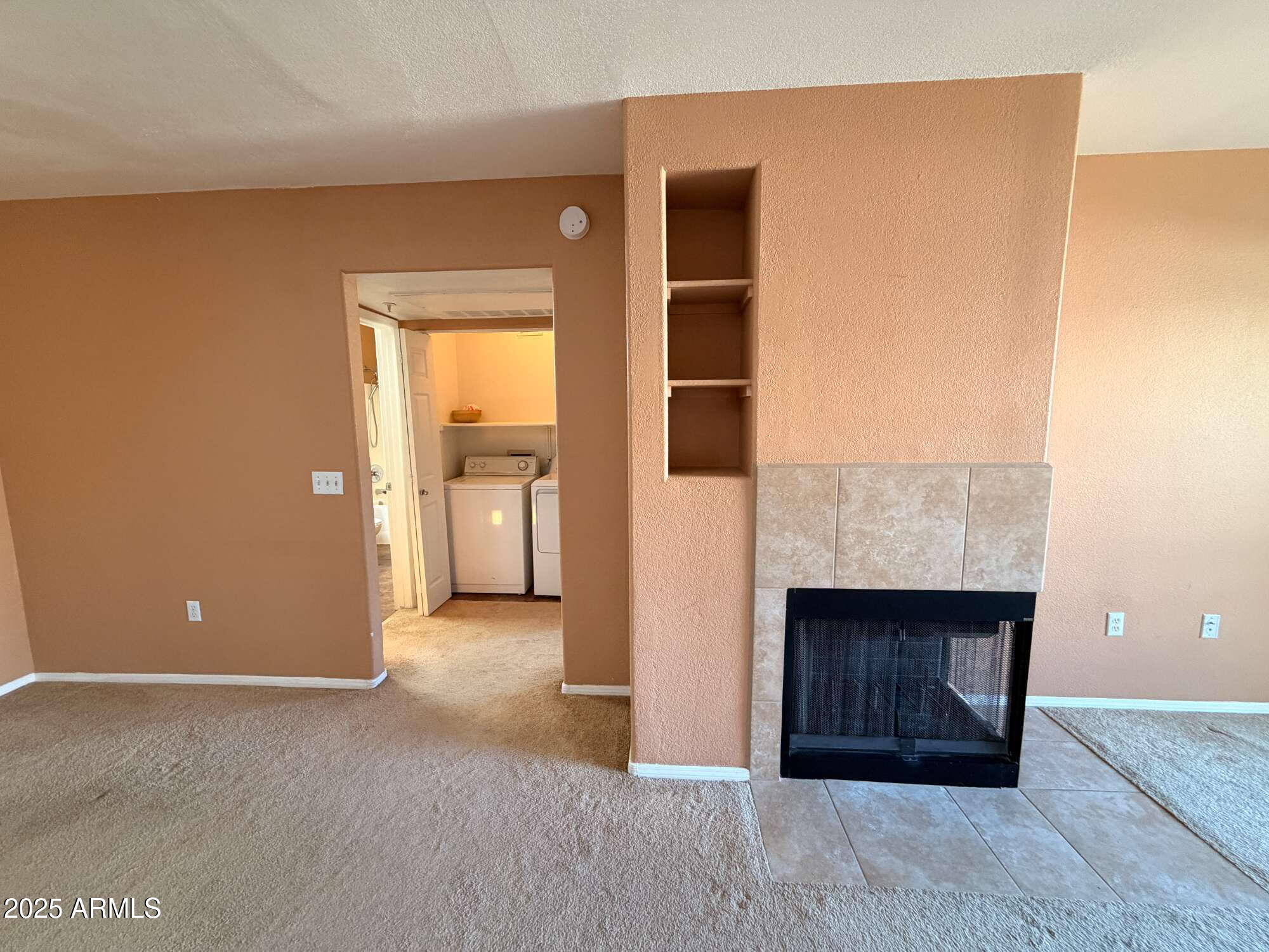 1295 North Ash Street, Unit 923 Gilbert, AZ 85233 - Photo 4 of 17 IMG_0216