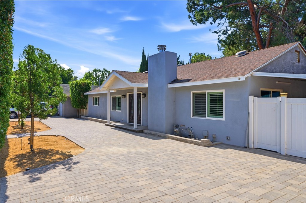 19238 Strathern Street Reseda, CA 91335 - Photo 4 of 34