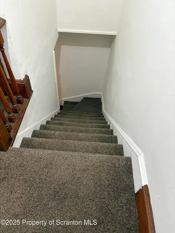 $1,300 | 31 Washington Street, Carbondale, PA 18407