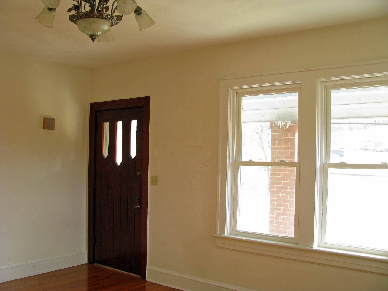 187 Webster Road Roanoke, VA 24012 - Photo 3 of 18 front entrance off front porch