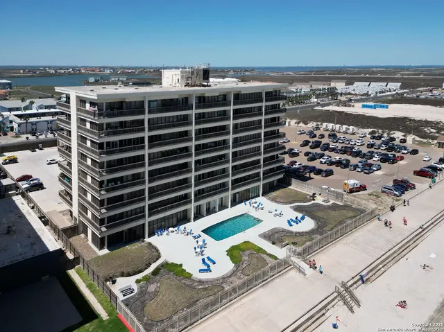 $3,200 | 15002 Windward Drive, Unit 207, Corpus Christi, TX 78418