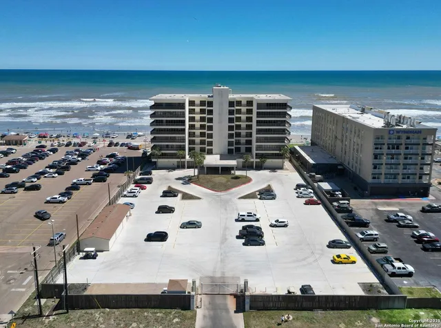 $3,200 | 15002 Windward Drive, Unit 207, Corpus Christi, TX 78418