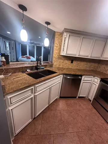 $3,200 | 15002 Windward Drive, Unit 207, Corpus Christi, TX 78418