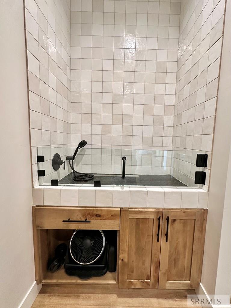 2260 Clover Mdw Way Rexburg, ID 83440 - Photo 28 of 100 Dog Bath