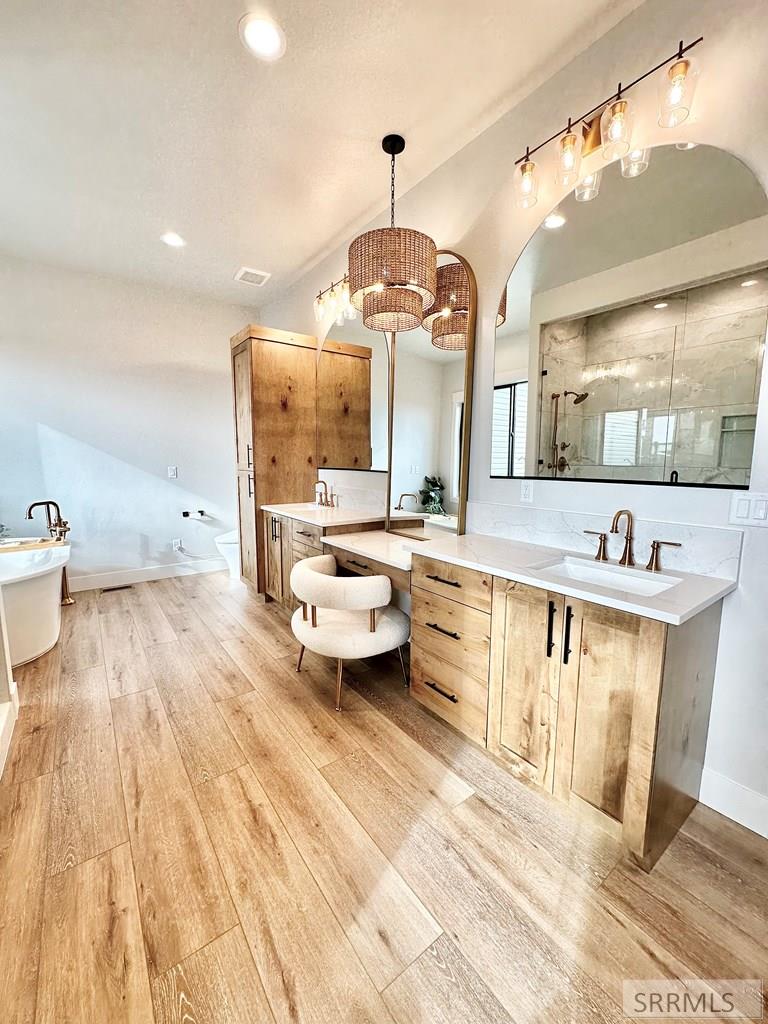 2260 Clover Mdw Way Rexburg, ID 83440 - Photo 38 of 100 Primary Bathroom