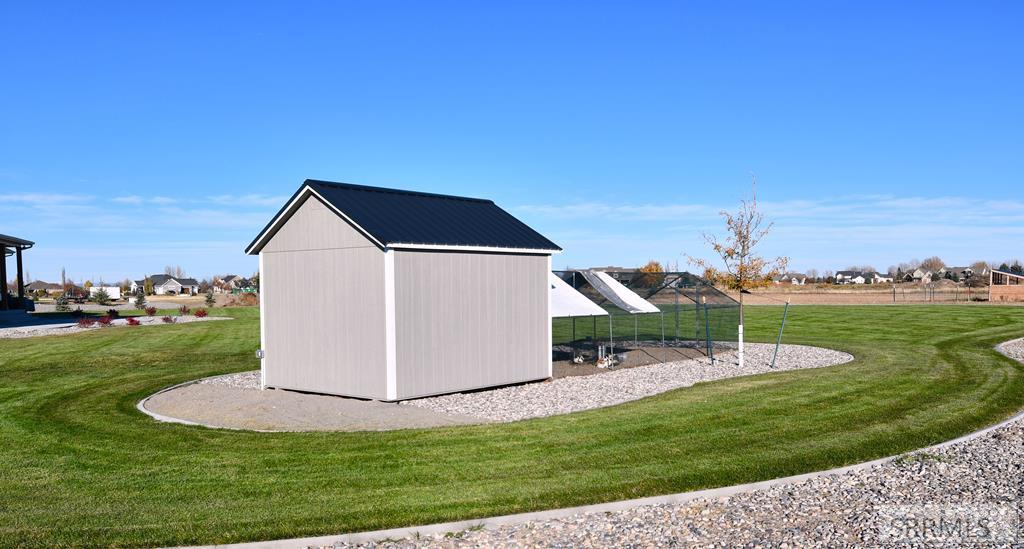 2260 Clover Mdw Way Rexburg, ID 83440 - Photo 85 of 100 Chicken Coop