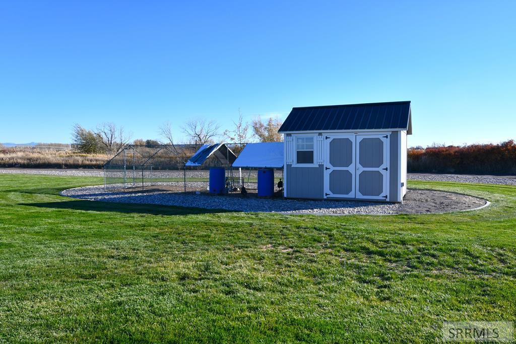 2260 Clover Mdw Way Rexburg, ID 83440 - Photo 86 of 100 Chicken Coop