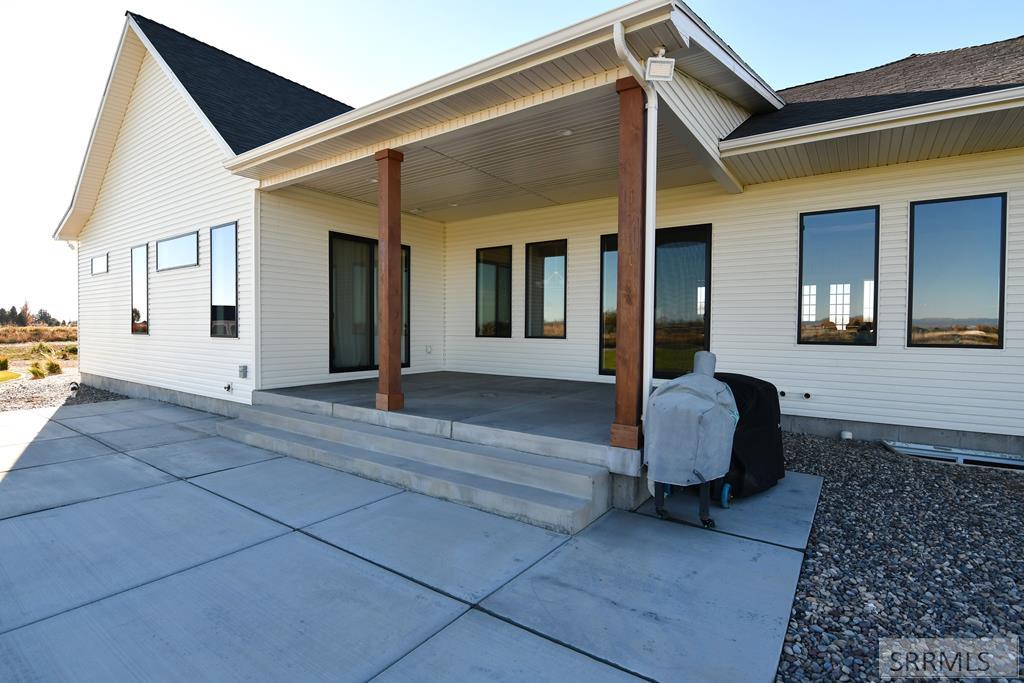 2260 Clover Mdw Way Rexburg, ID 83440 - Photo 87 of 100 Back Patio