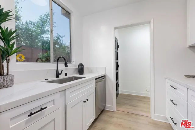 $828,000 | 717 Copeland Court, Unit 4, Santa Monica, CA 90405