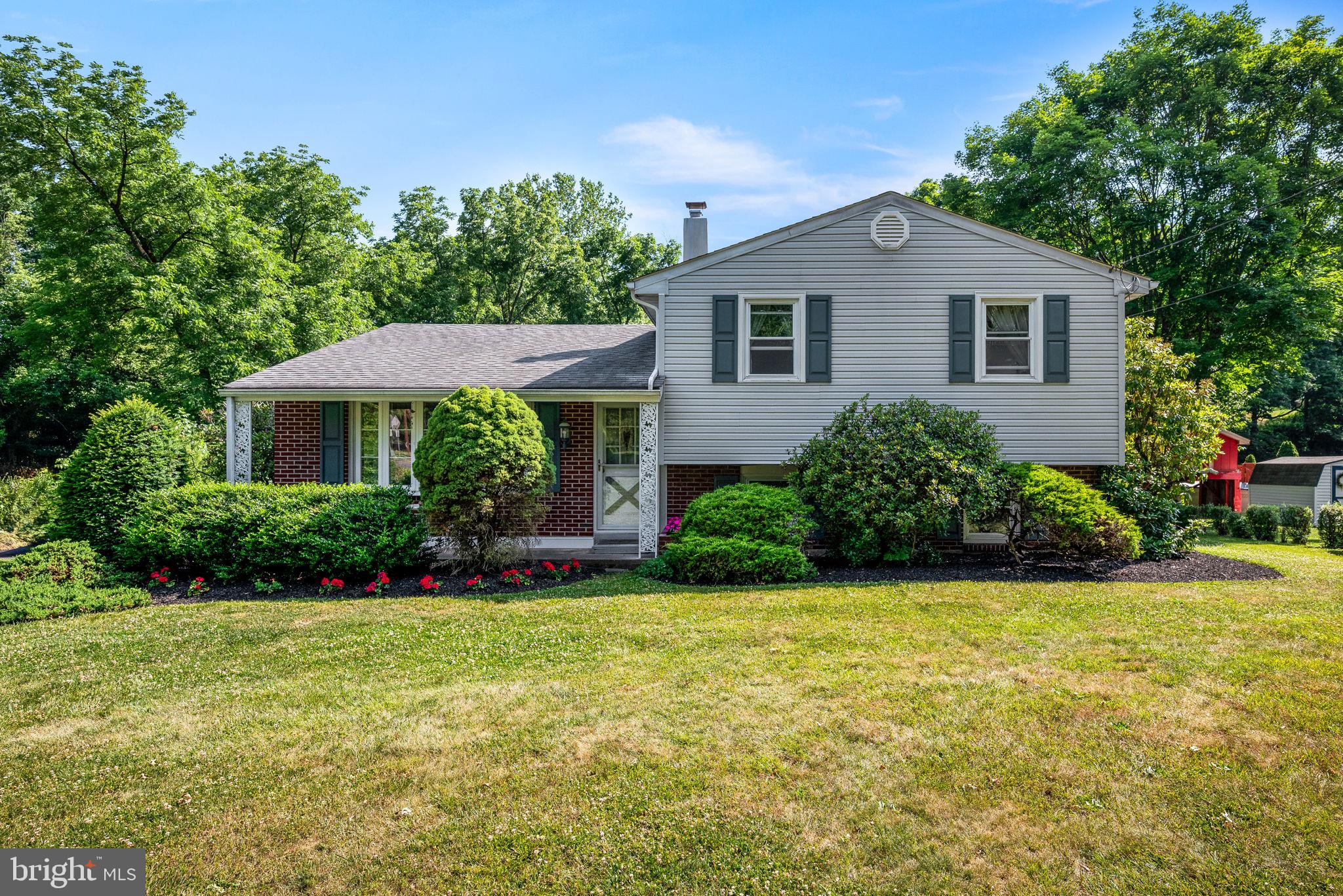 696 Buchert Road Pottstown, PA 19464 - Photo 2 of 22 Gallery Image 2