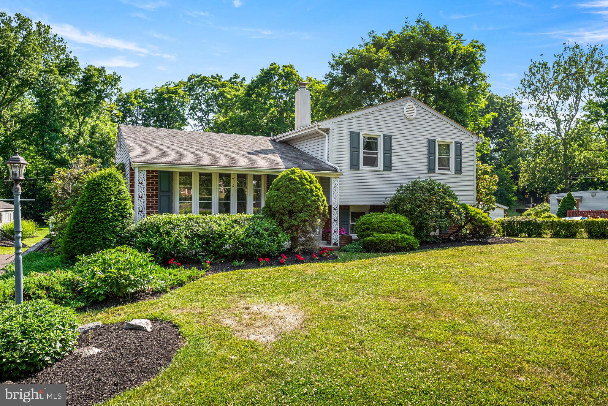 696 Buchert Road Pottstown, PA 19464 - Photo 3 of 22 Gallery Image 3