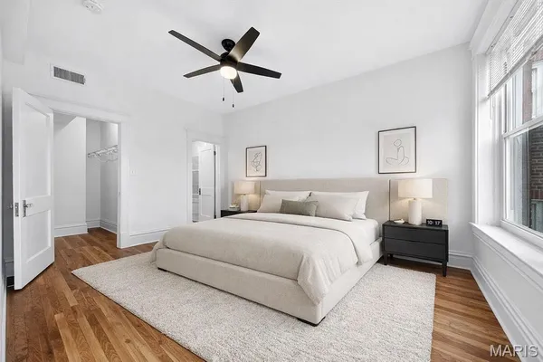 $2,595 | 5394 Pershing Avenue, Unit 2E, St. Louis, MO 63112