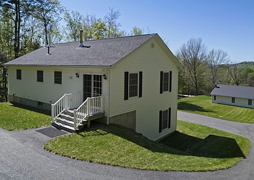 424 Old Bristol Road New Hampton, NH 03256 - Photo 4 of 35