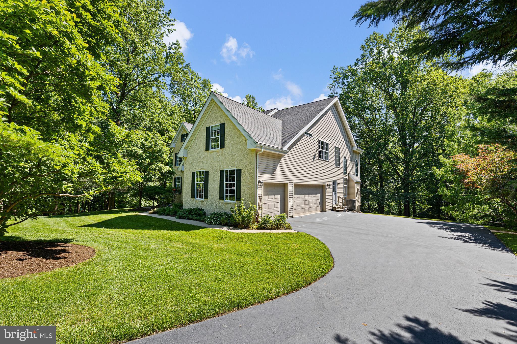 209 Dangina Drive Landenberg, PA 19350 - Photo 42 of 48 Side View