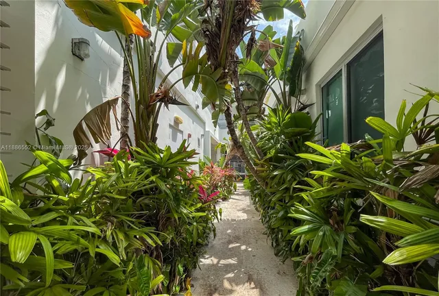 $1,392,000 | 421 Meridian Avenue, Unit 21, Miami Beach, FL 33139