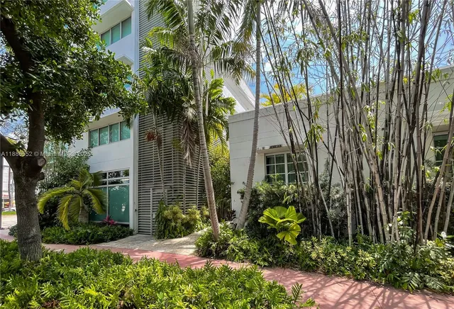 $1,392,000 | 421 Meridian Avenue, Unit 21, Miami Beach, FL 33139
