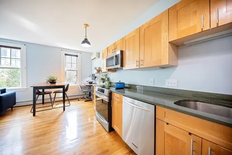 $549,000 | 432 Norfolk Street, Unit 4G, Somerville, MA 02143