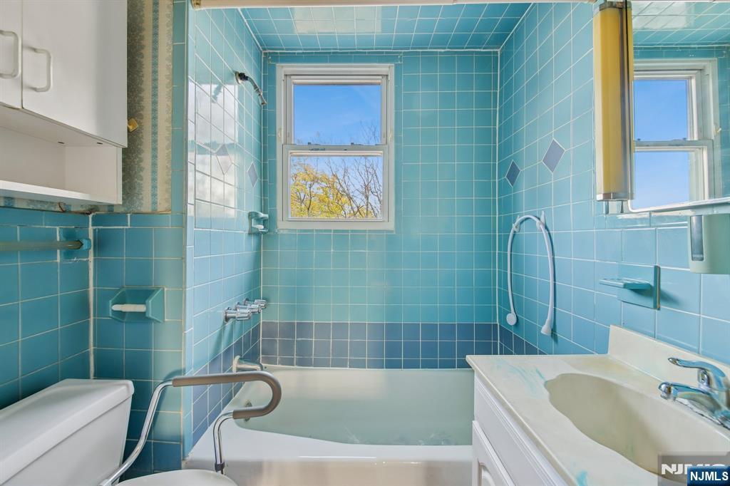 175 Union Street Lodi, NJ 07644 - Photo 11 of 27