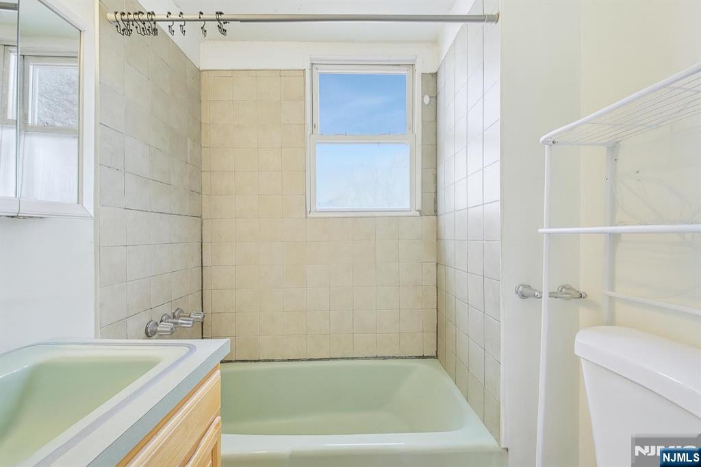 175 Union Street Lodi, NJ 07644 - Photo 20 of 27