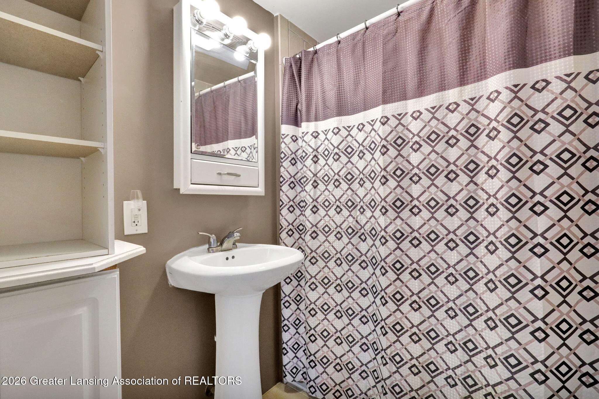 554 North Meridian Road Merrill, MI 48637 - Photo 10 of 43 9-web-or-mls-Open Ended Media-8