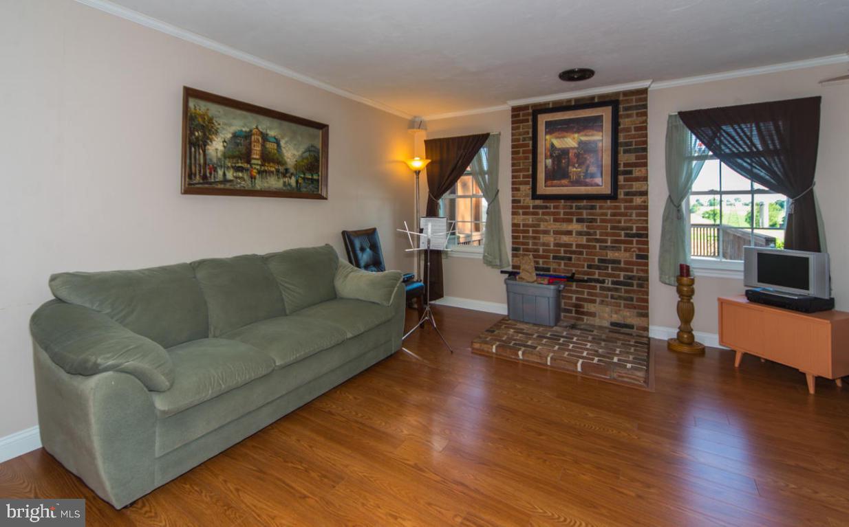 1753 Pioneer Road Lancaster, PA 17602 - Photo 2 of 28 Gallery Image 2