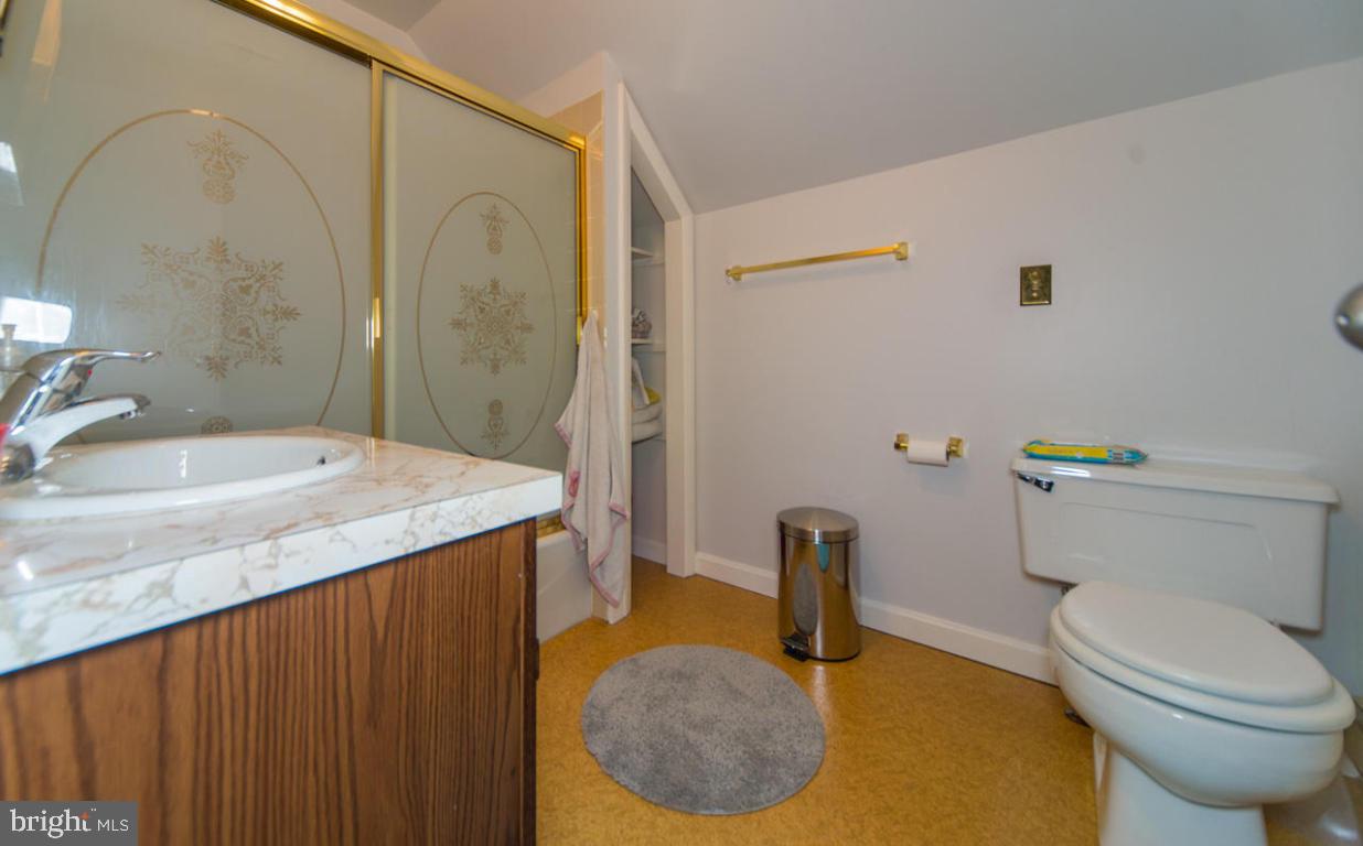 1753 Pioneer Road Lancaster, PA 17602 - Photo 11 of 28 Gallery Image 11