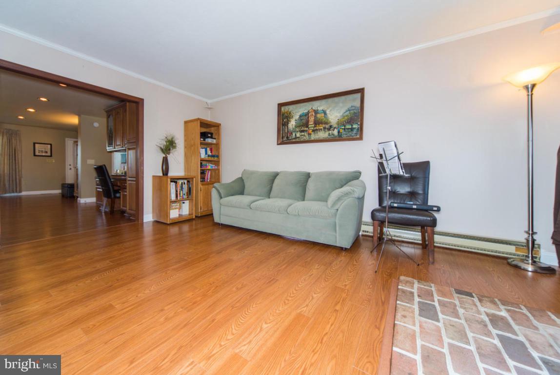 1753 Pioneer Road Lancaster, PA 17602 - Photo 3 of 28 Gallery Image 3