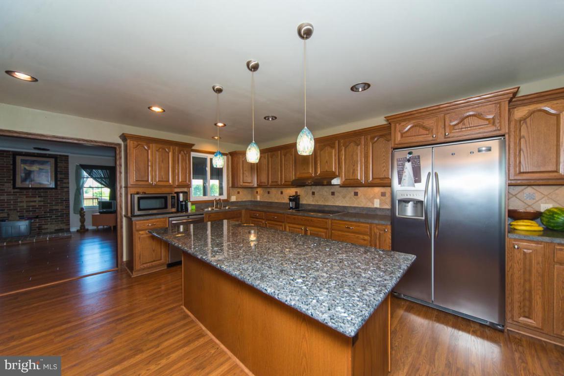 1753 Pioneer Road Lancaster, PA 17602 - Photo 7 of 28 Gallery Image 7