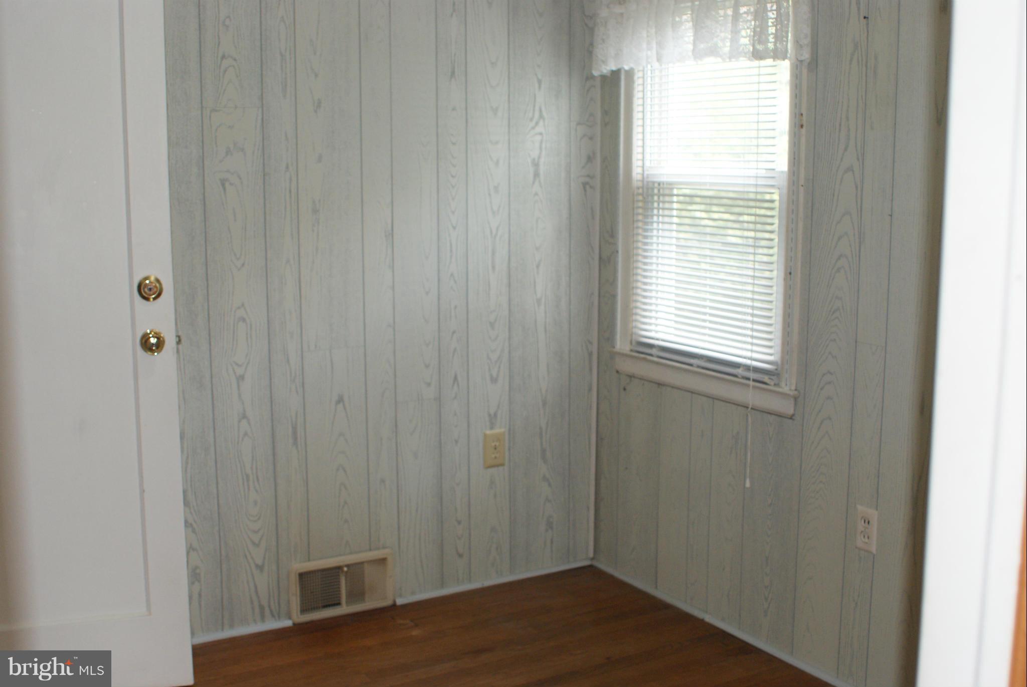 11808 Idlewood Road Silver Spring, MD 20906 - Photo 9 of 23 Interior (General)