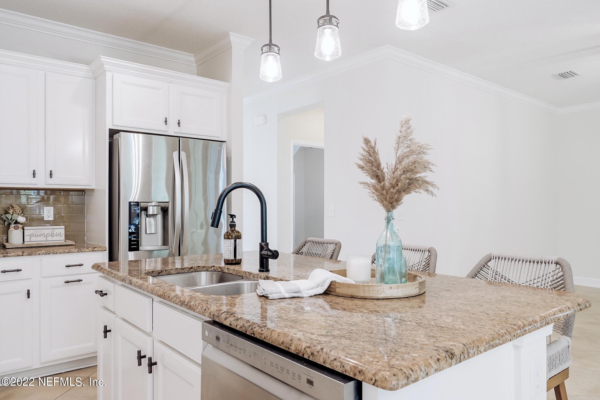 237 Spring Park Avenue Ponte Vedra, FL 32081 - Photo 12 of 48 2CFDAC34-6556-40CC-A1A0-E18F8D8B835A